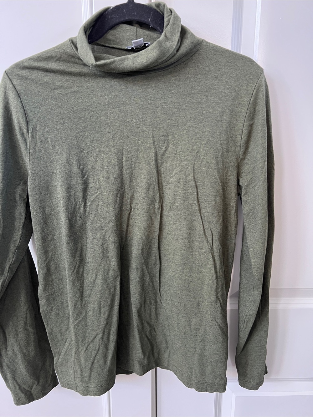 J.Crew Womens Olive Green Long-Sleeve Turtleneck shirt. Size medium.